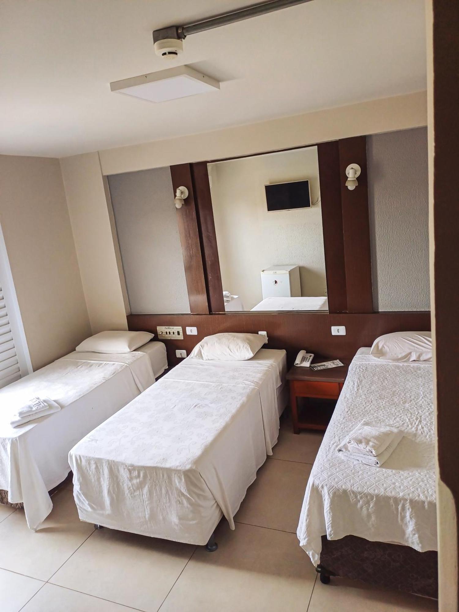 Piloes Palace Hotel Mineiros Экстерьер фото